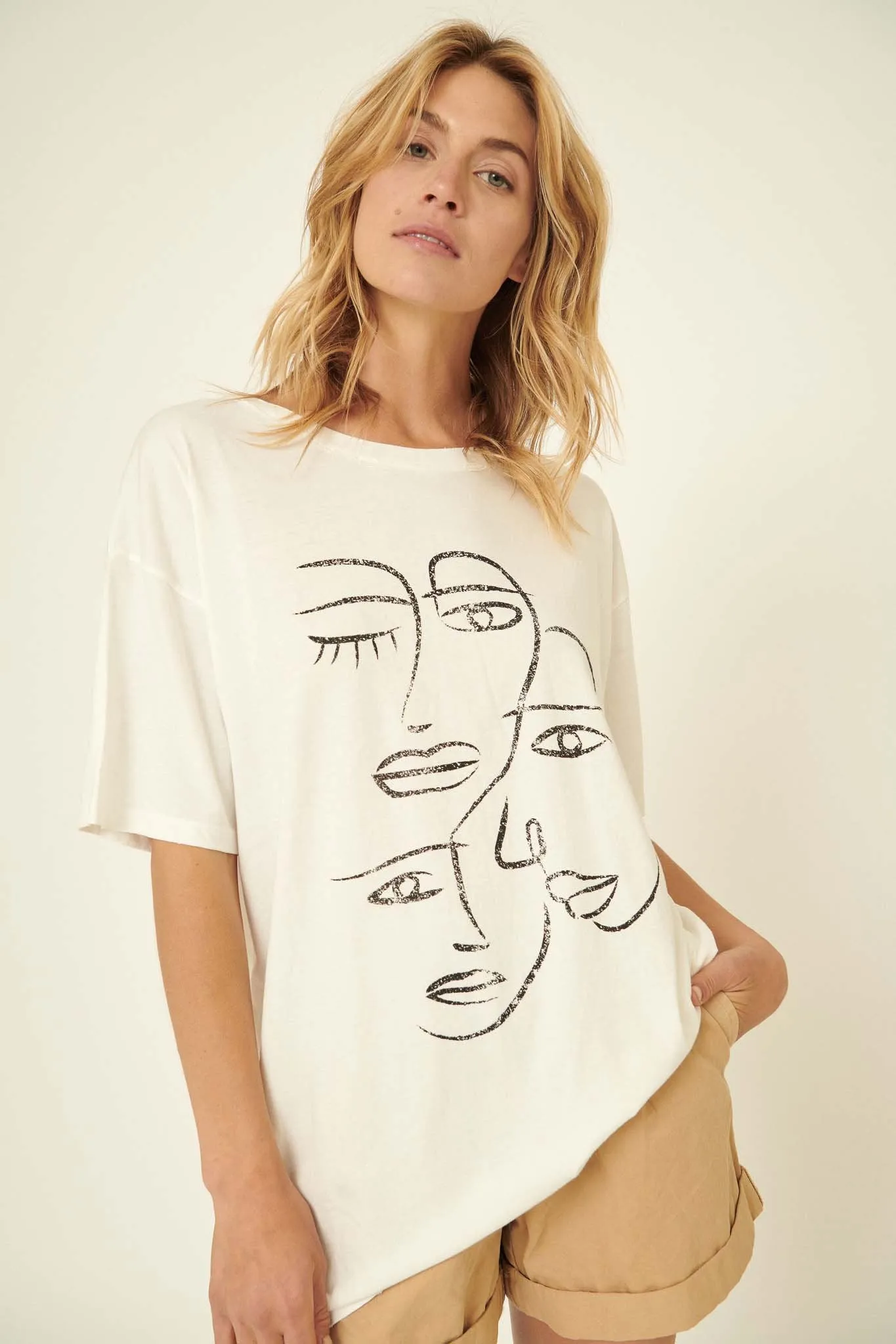 Art Faces Oversize Distressed Graphic Tee