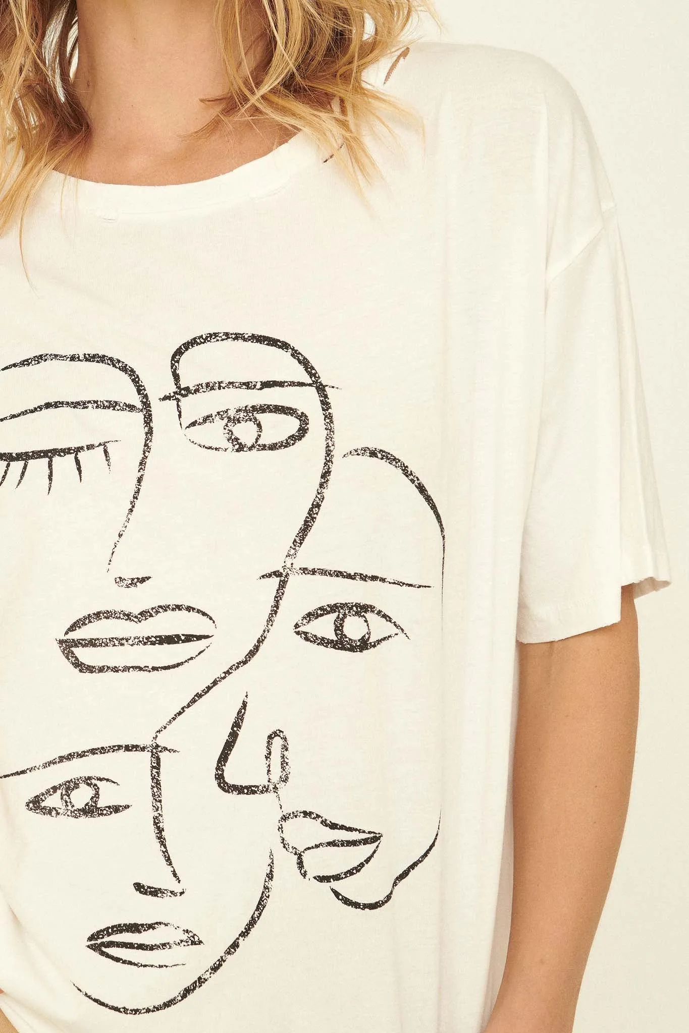 Art Faces Oversize Distressed Graphic Tee