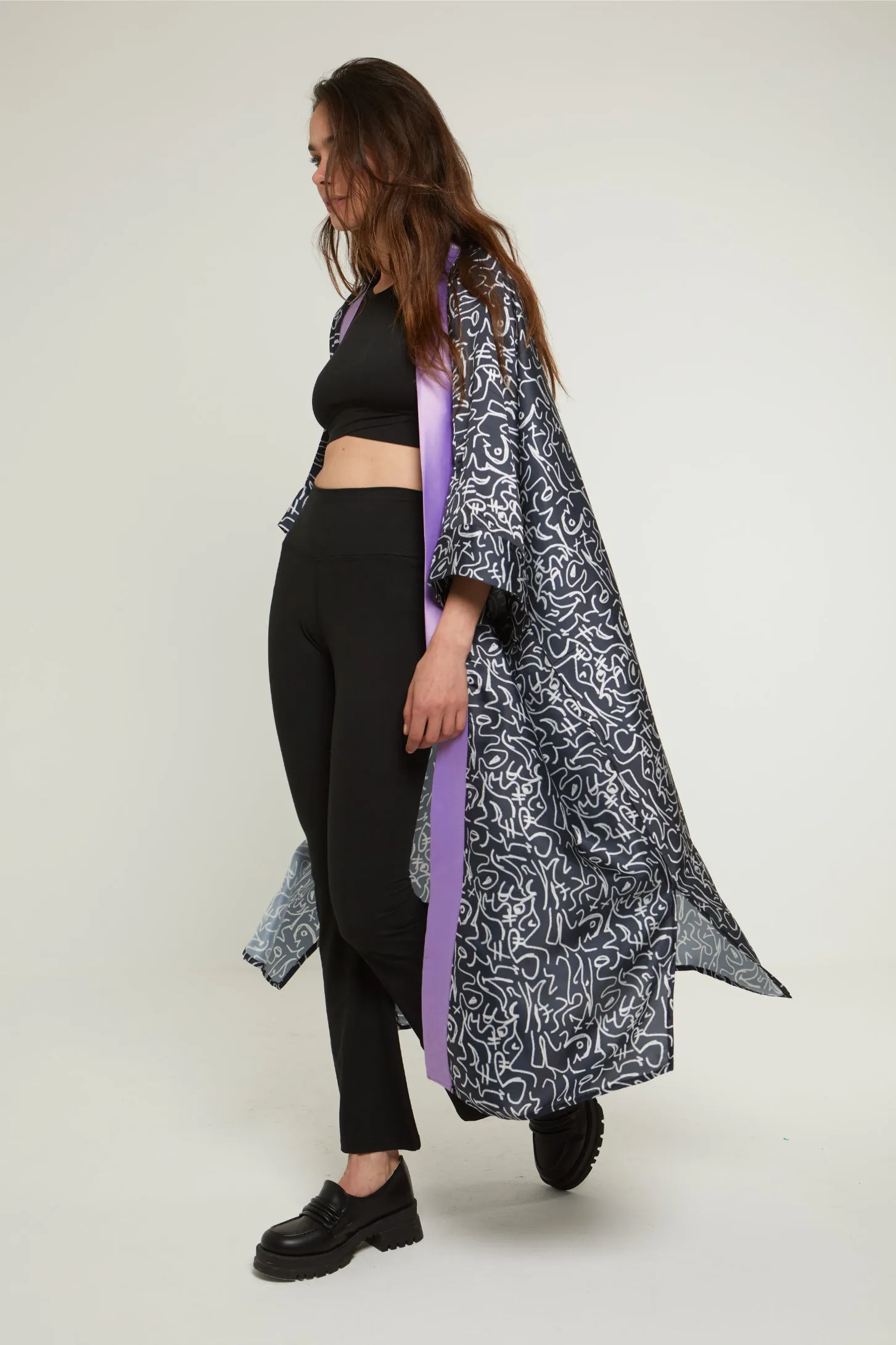 CALLIGRAPHY DREAM SATIN KIMONO - BLACK