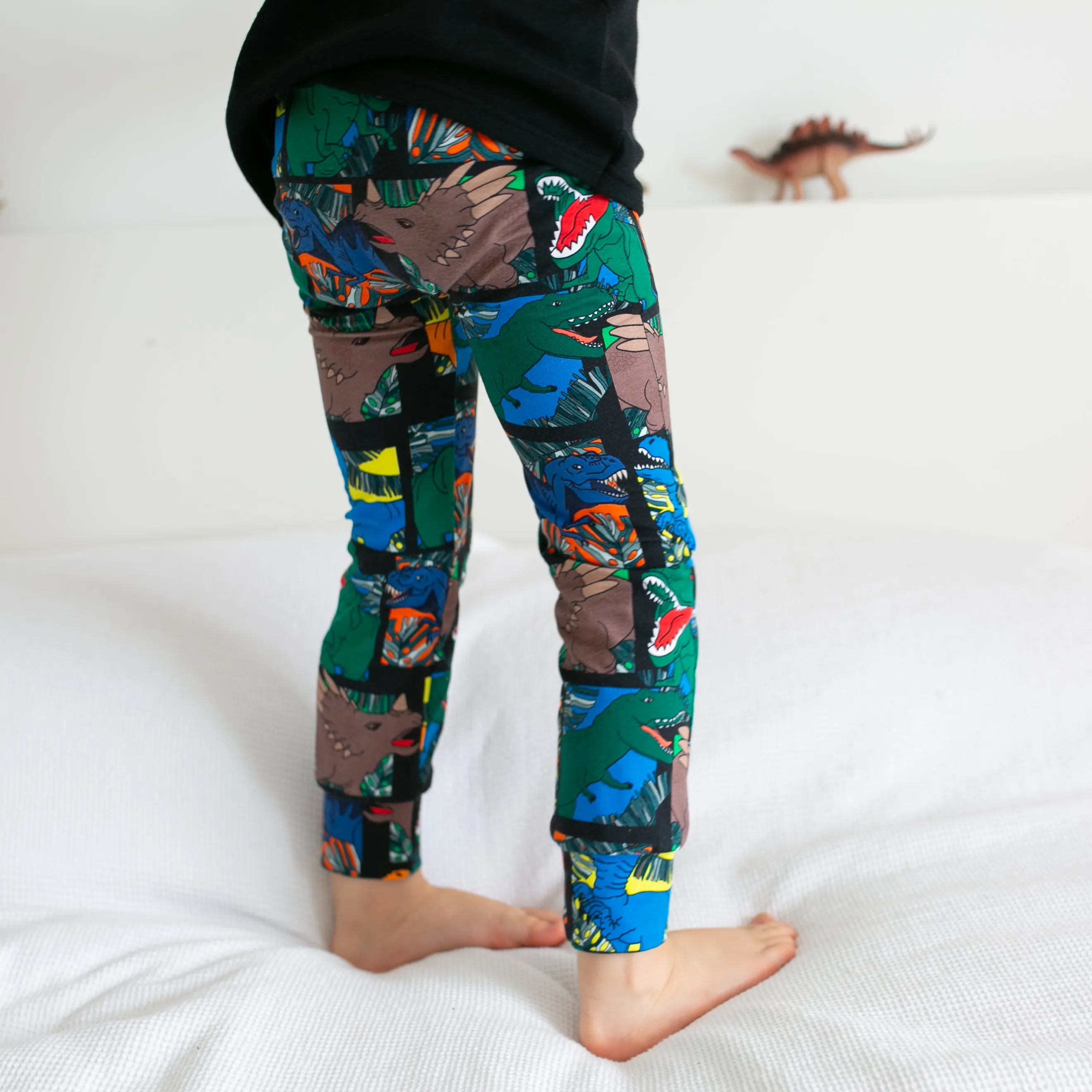 Comic Dino Leggings