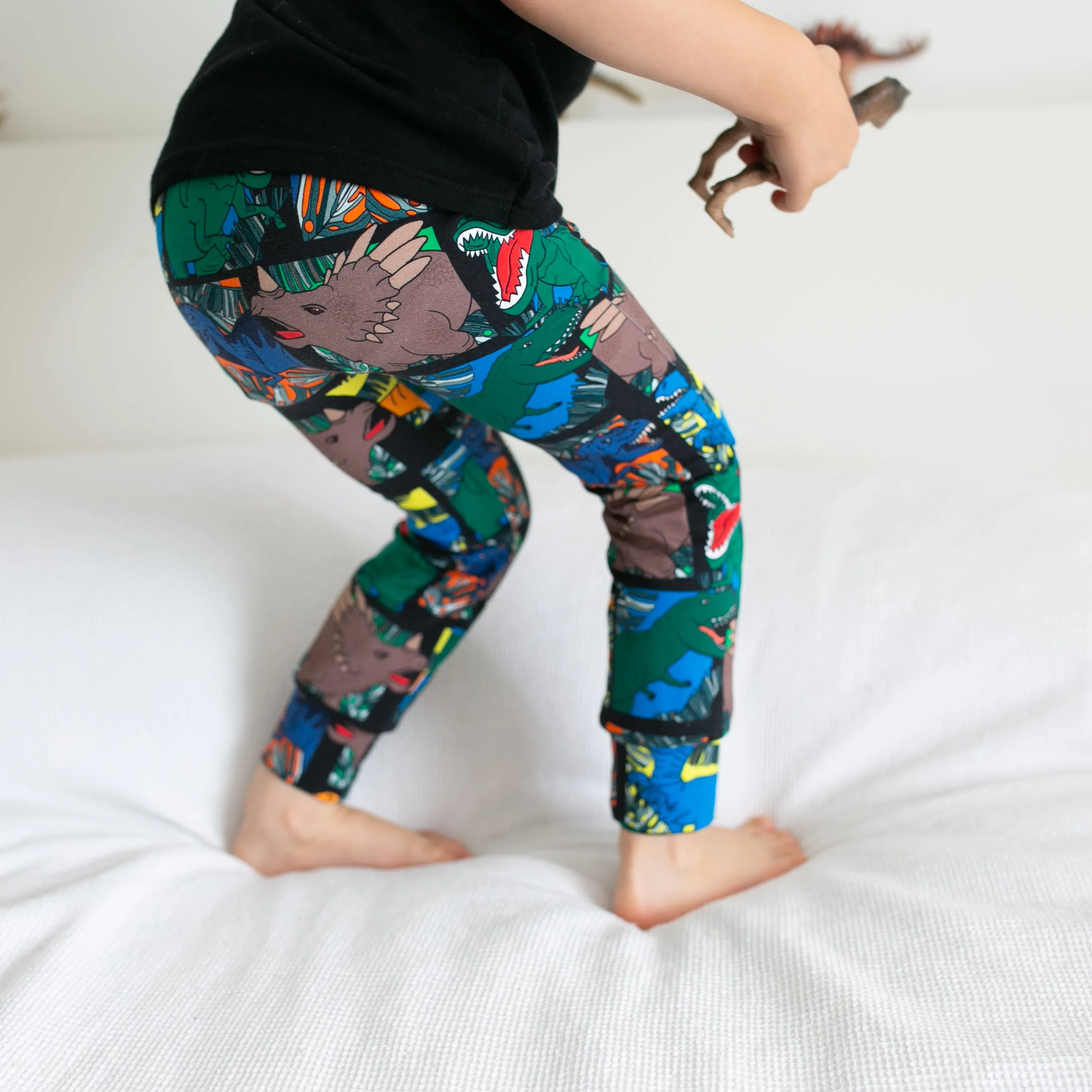 Comic Dino Leggings