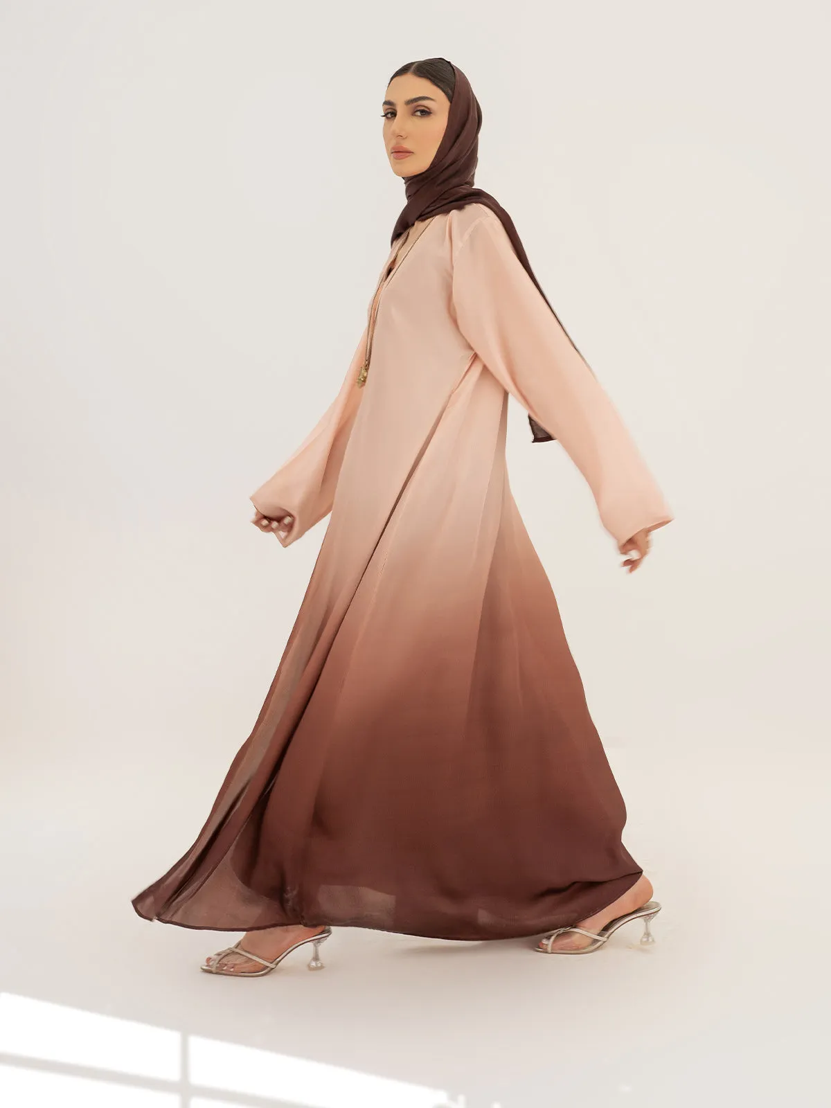 GRADIENT ABAYA