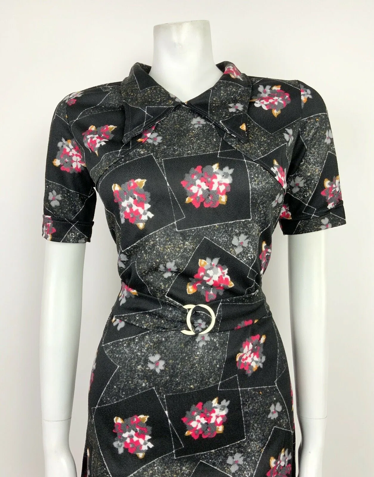 VINTAGE 60s 70s BLACK GREEN PINK YELLOW FLORAL GEOMETRIC DAGGER COLLAR DRESS 12