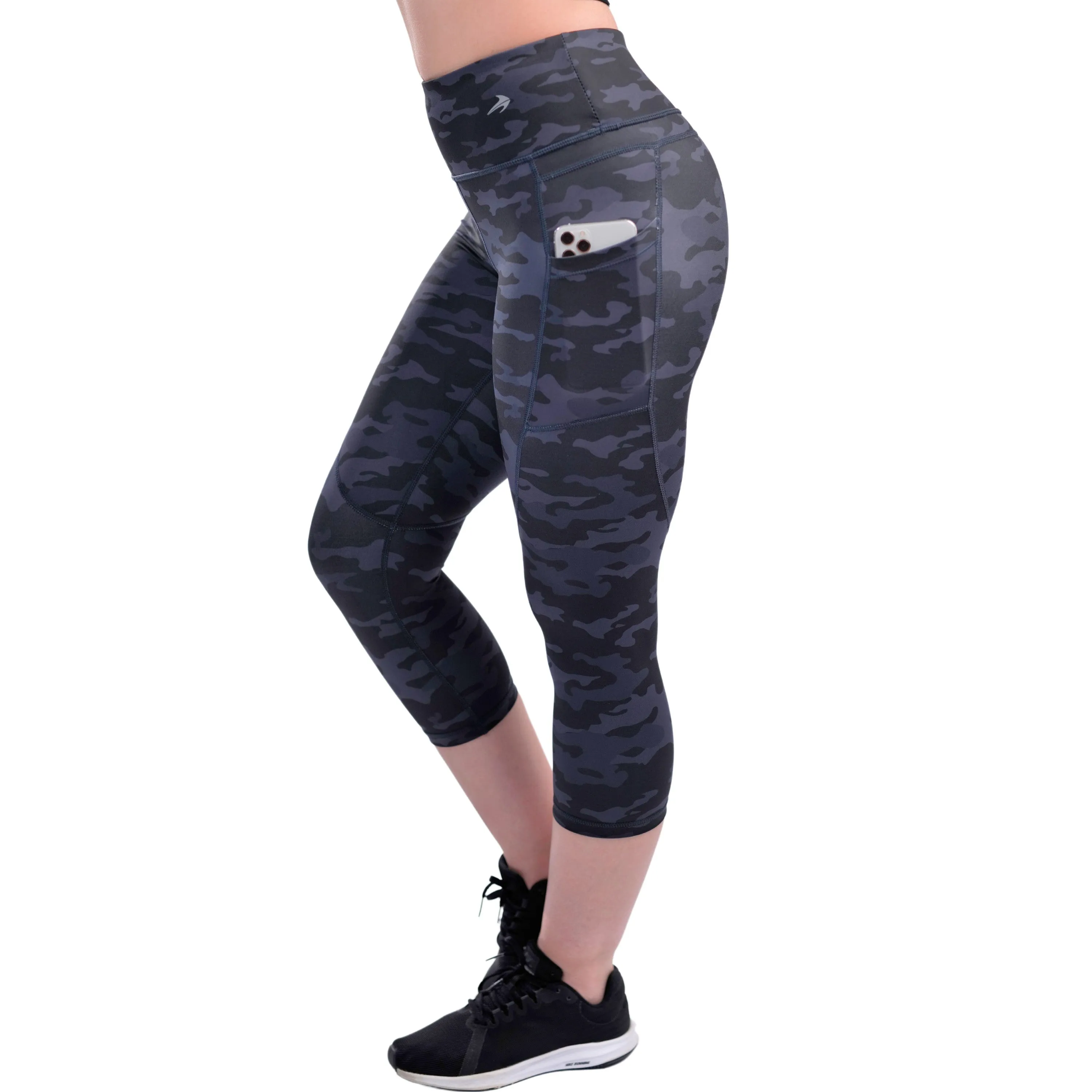 Women's Compression Capris W/ Pockets - Camo Black