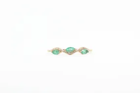 Yellow Gold Emerald Wavy Ring